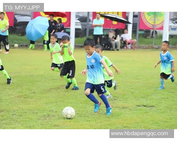 足球明星带球技巧大揭秘模仿视频教你如何提升球技与风格